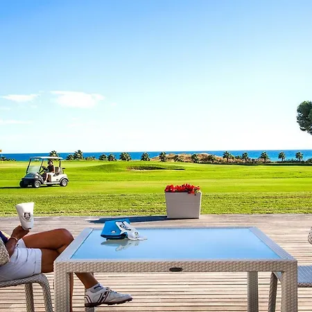 Casa de Férias Luxurious Marly Iii To Two Minutes The Castelldefels