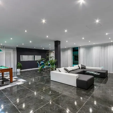 Casa de Férias Luxurious Marly Iii To Two Minutes The Castelldefels