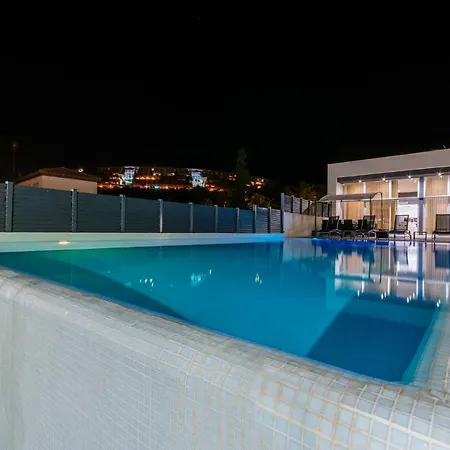 Luxurious Marly Iii To Two Minutes The Castelldefels