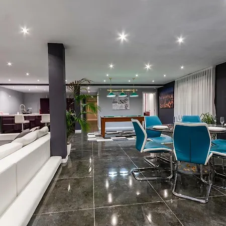 Luxurious Marly Iii To Two Minutes The Casa de Férias Castelldefels