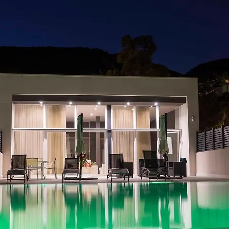 Luxurious Marly Iii To Two Minutes The Casa de Férias